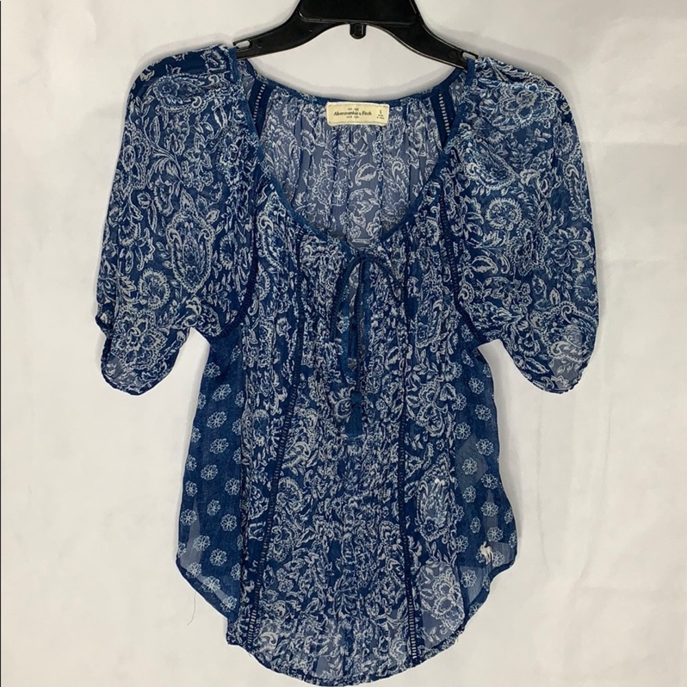 Abercrombie & Fitch size small polyester shirt